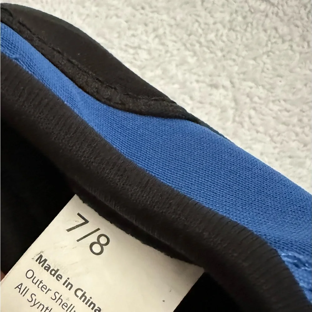 Toddler 7/8 Black & Blue Water Shoes